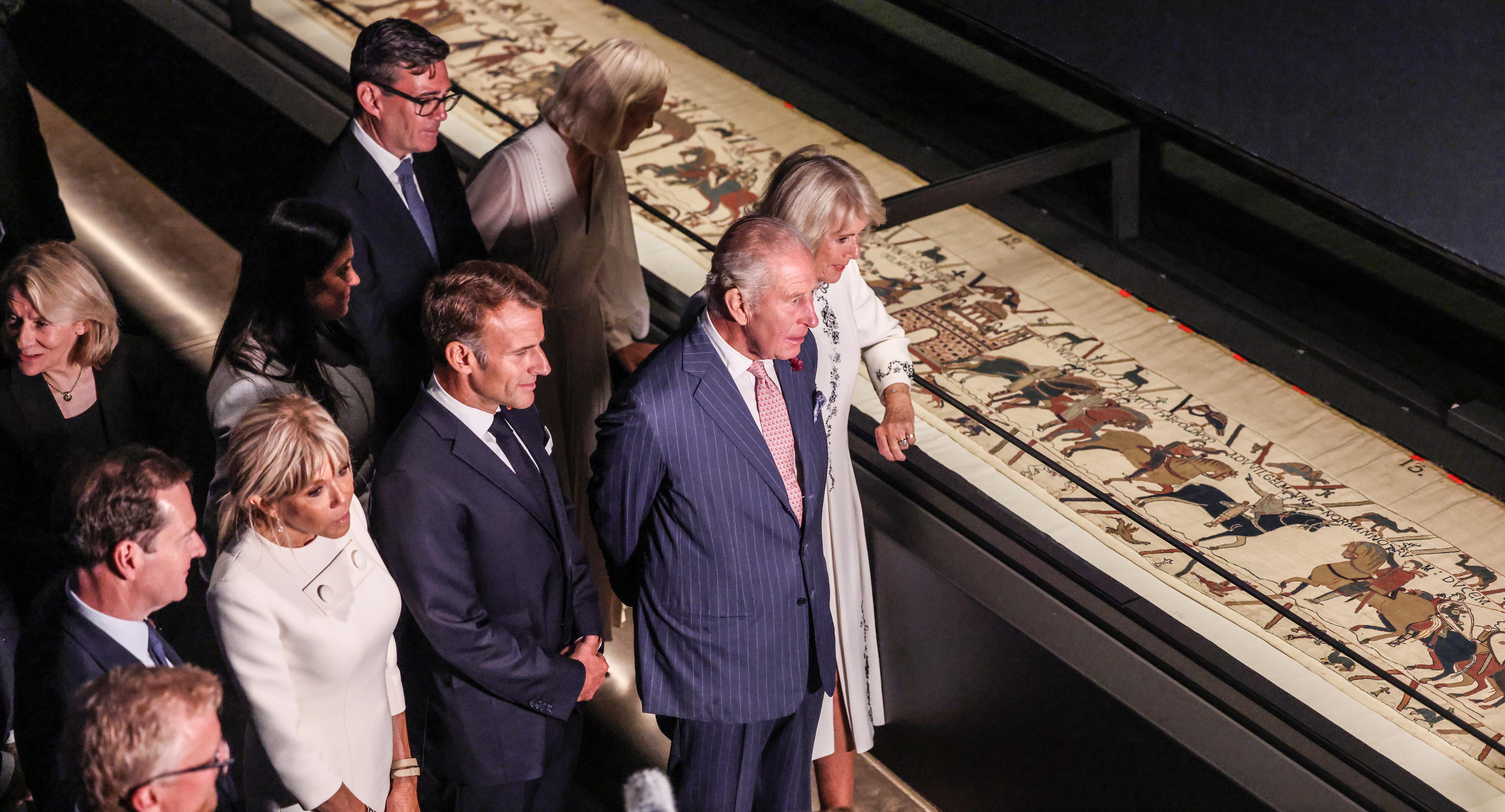 Charles views the Bayeux Tapestry, this time as king