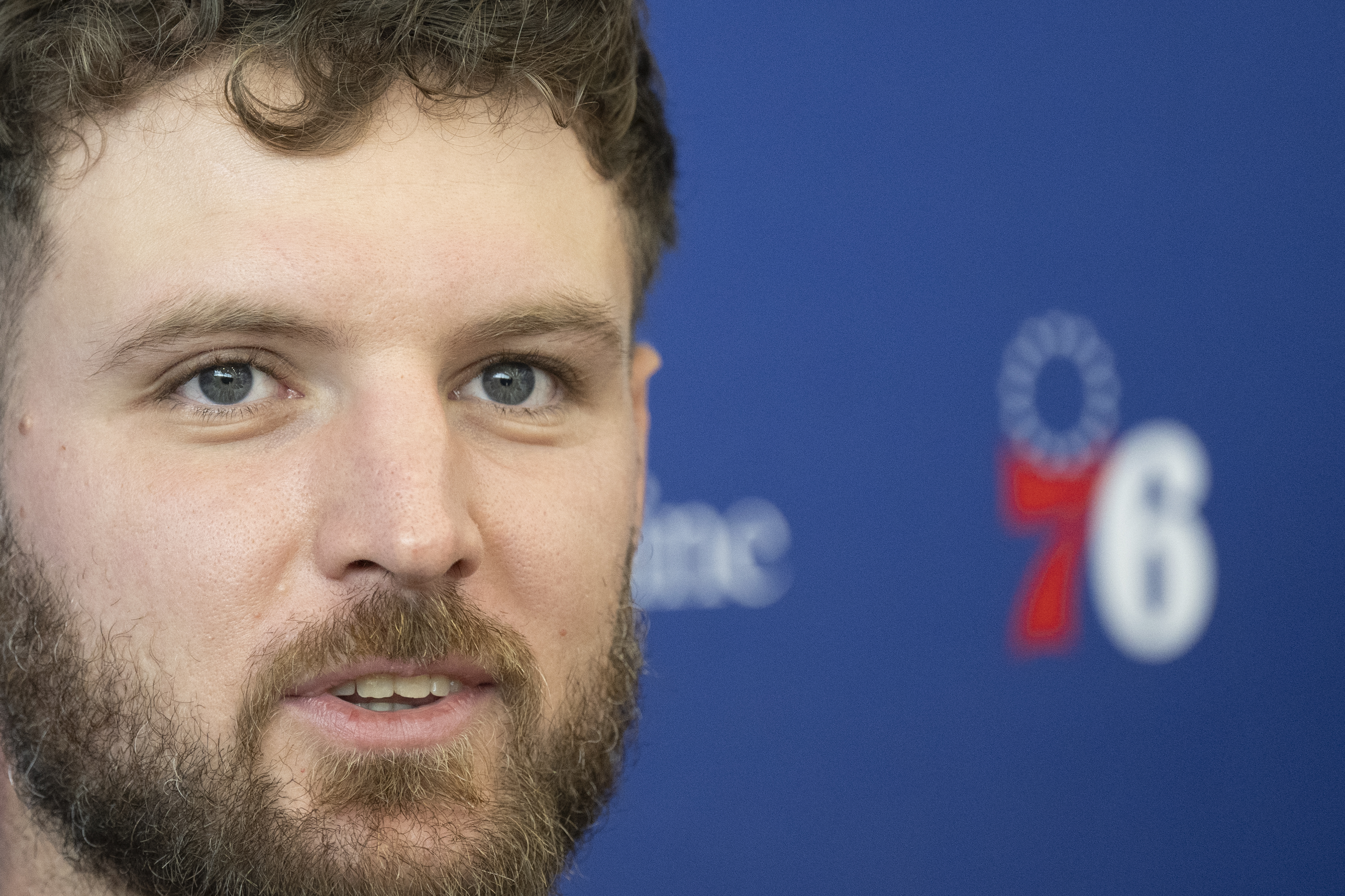 ‘Really tall’ Dean Wade is here to shoot the ball and help the Sixers defense