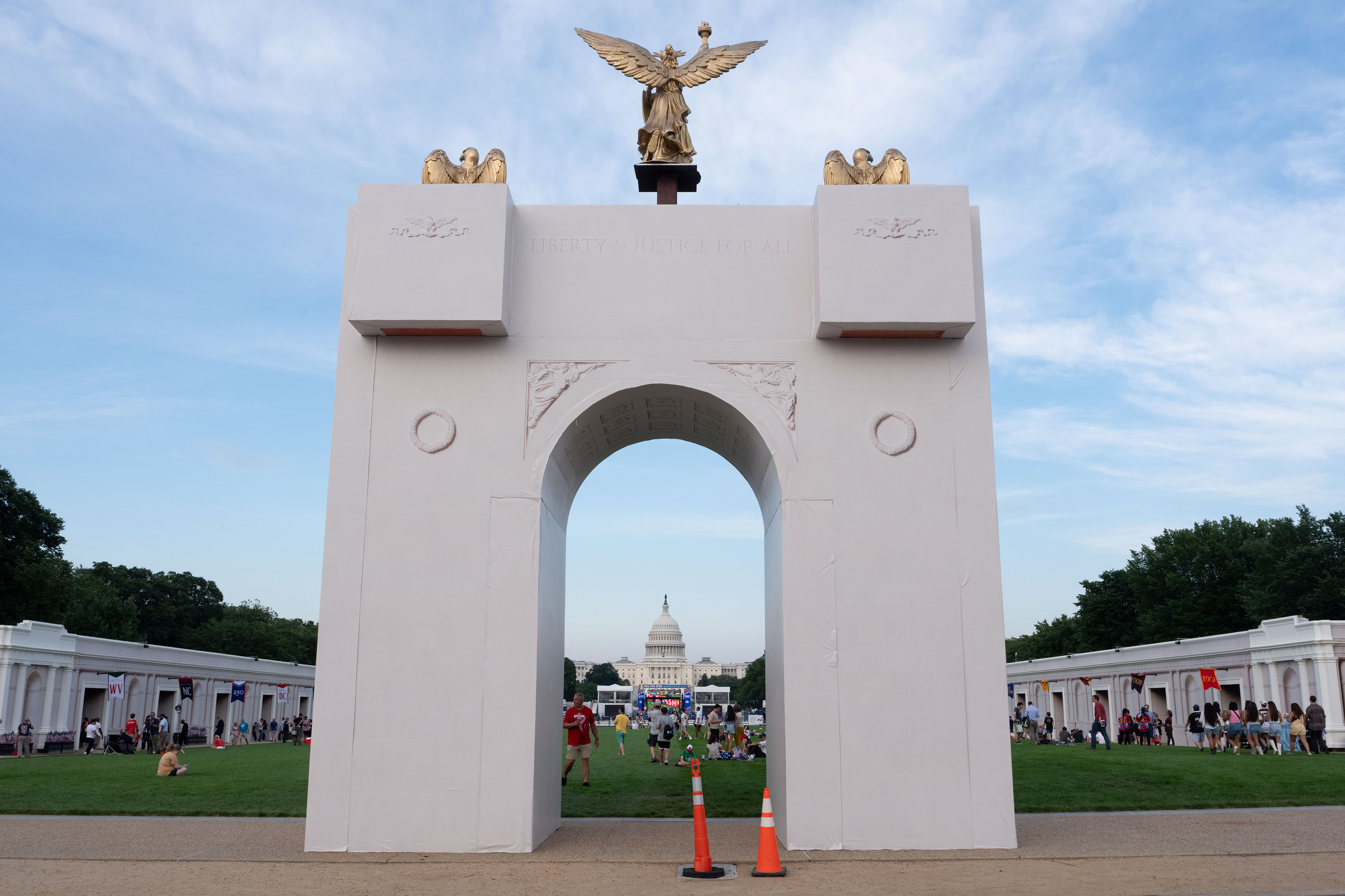 Trump officials say work will start on triumphal arch within two weeks