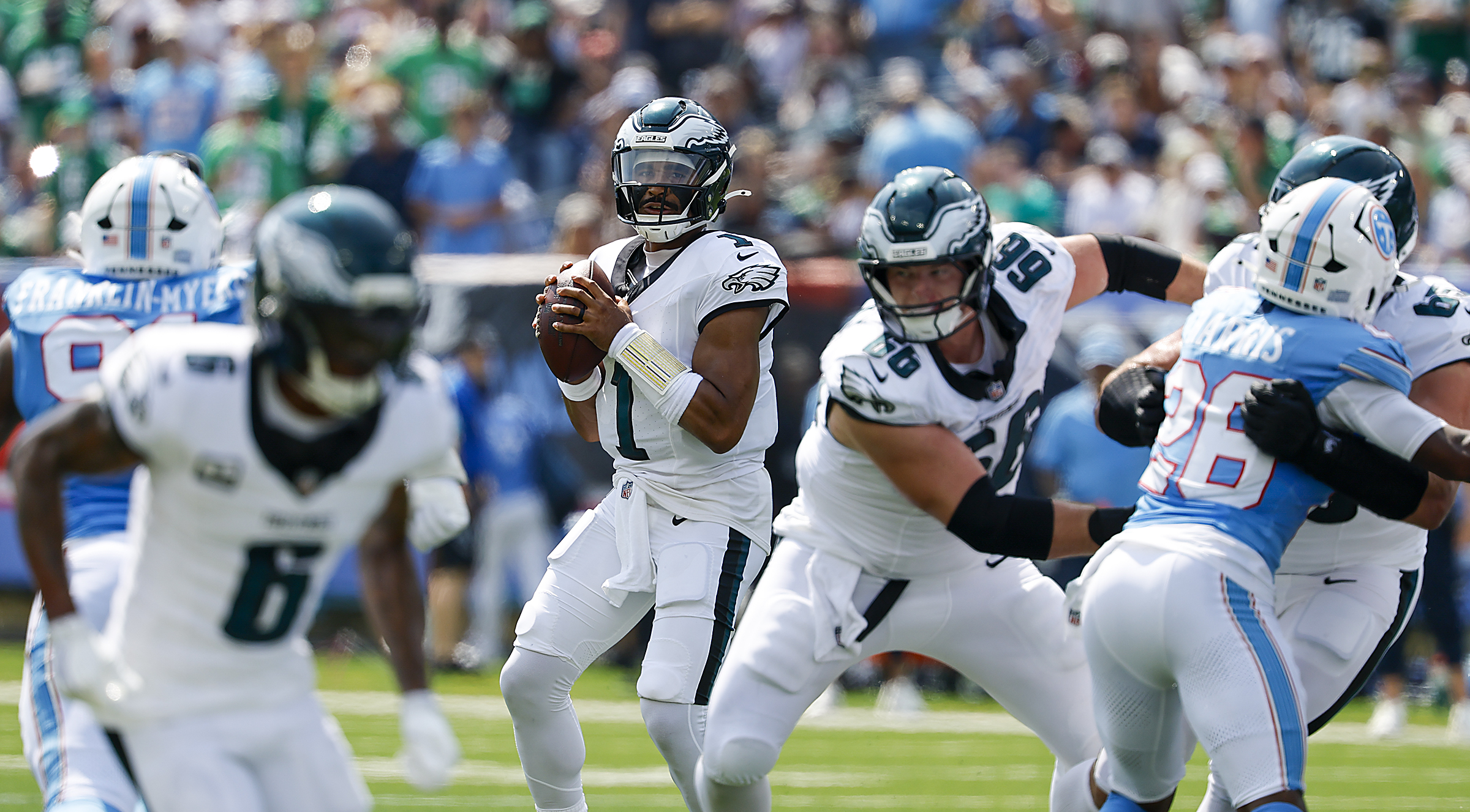 Eagles odds against the Bears; plus player props for DeVonta Smith and more