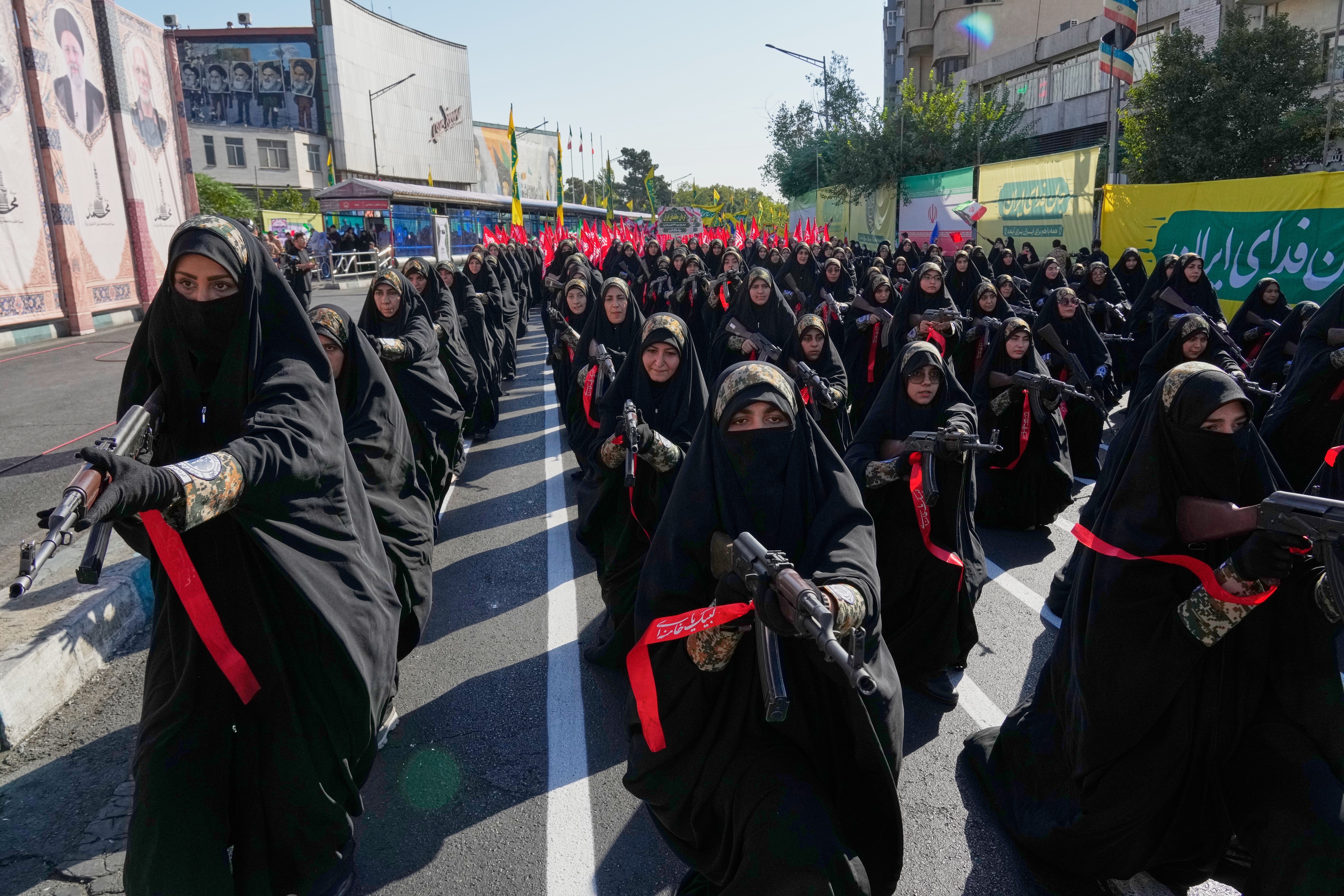Hundreds of thousands attend Iran’s biggest government-organized rally since the war began