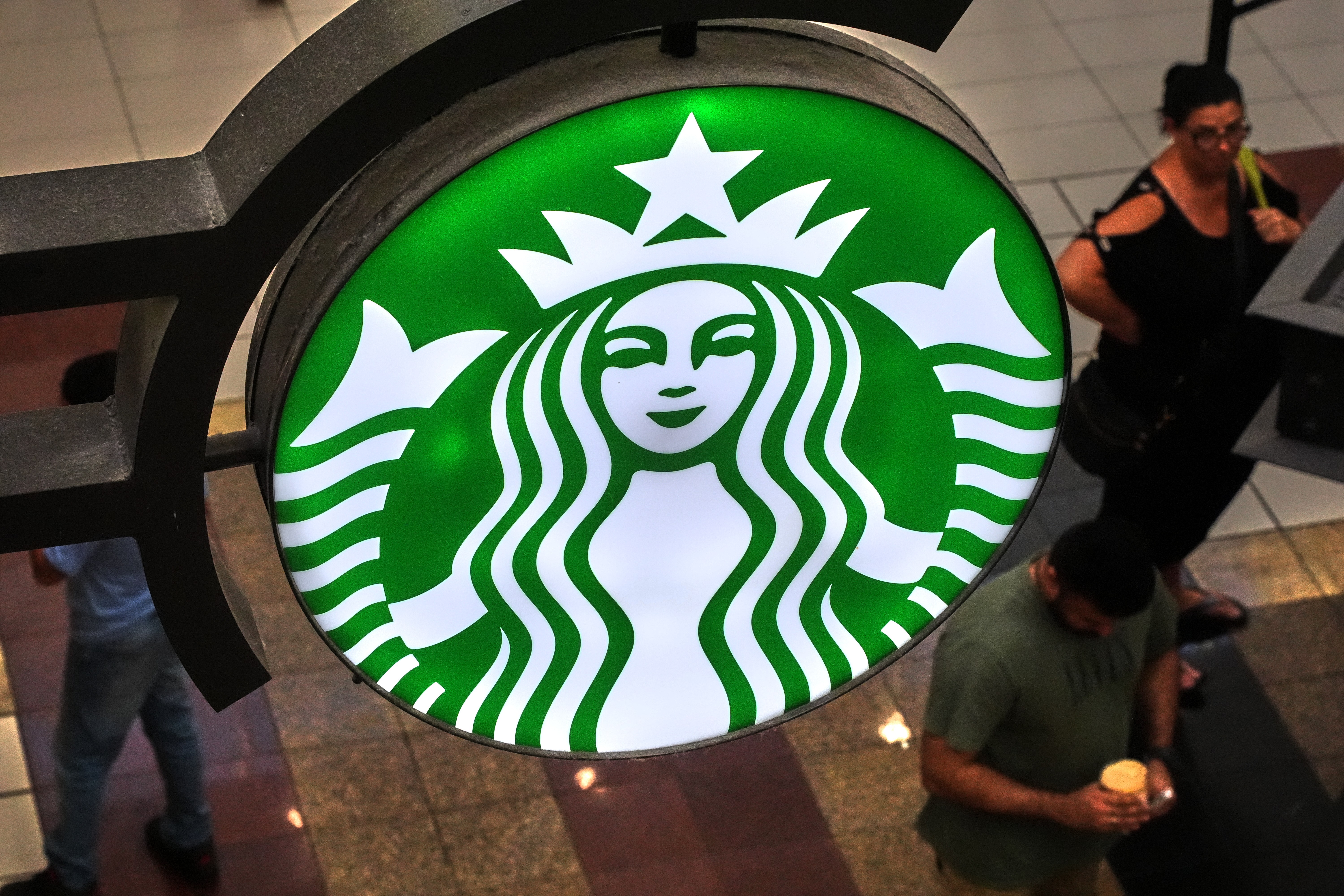 Starbucks to shutter 250 stores in North America this week in 2nd wave of closings