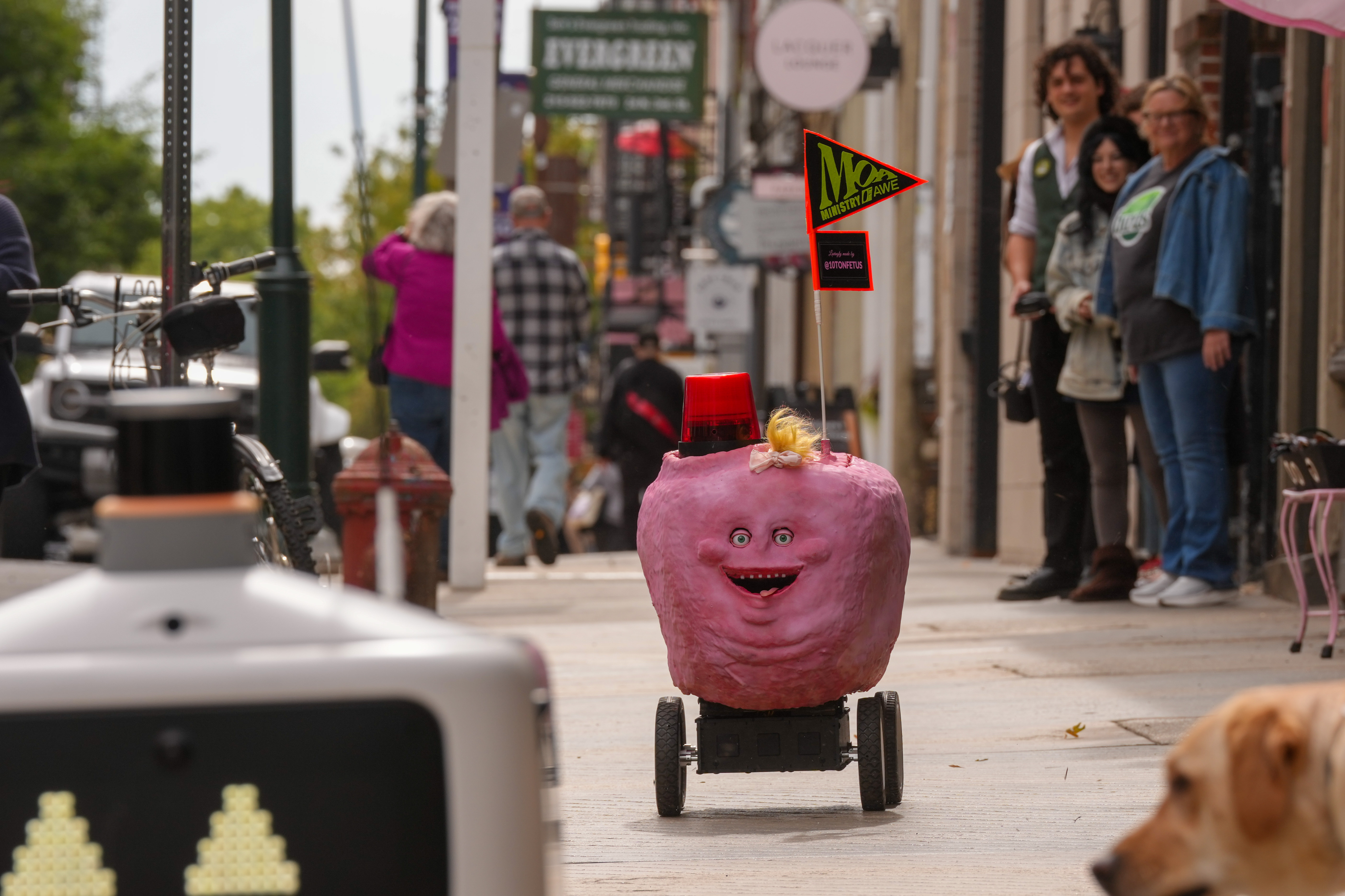 Orifice the Awebot is Philly’s ‘magical’ response to Uber Eats robots